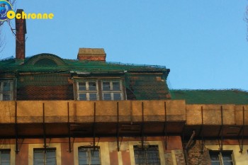 Siatki Dęblin - Zabezpieczenie starej spadającej dachówki z dachu dla terenów Dęblina
